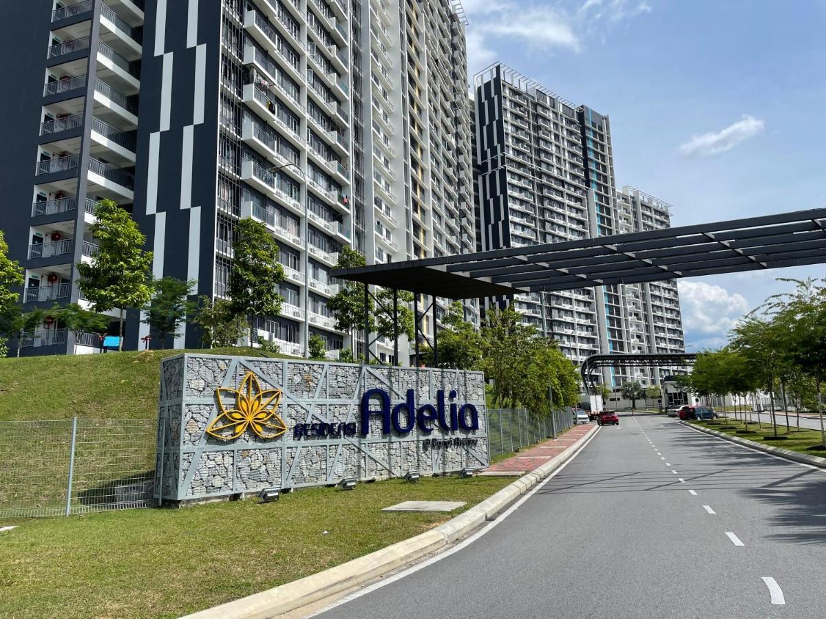 Yana - Bangi Avenue Near Bangi Wonderland * Kajang